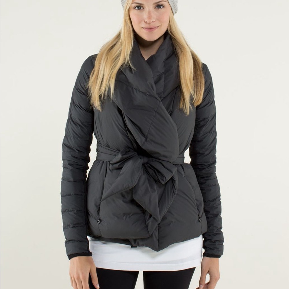 Lululemon Enfold Wrap jacket size 8 fits 4-6